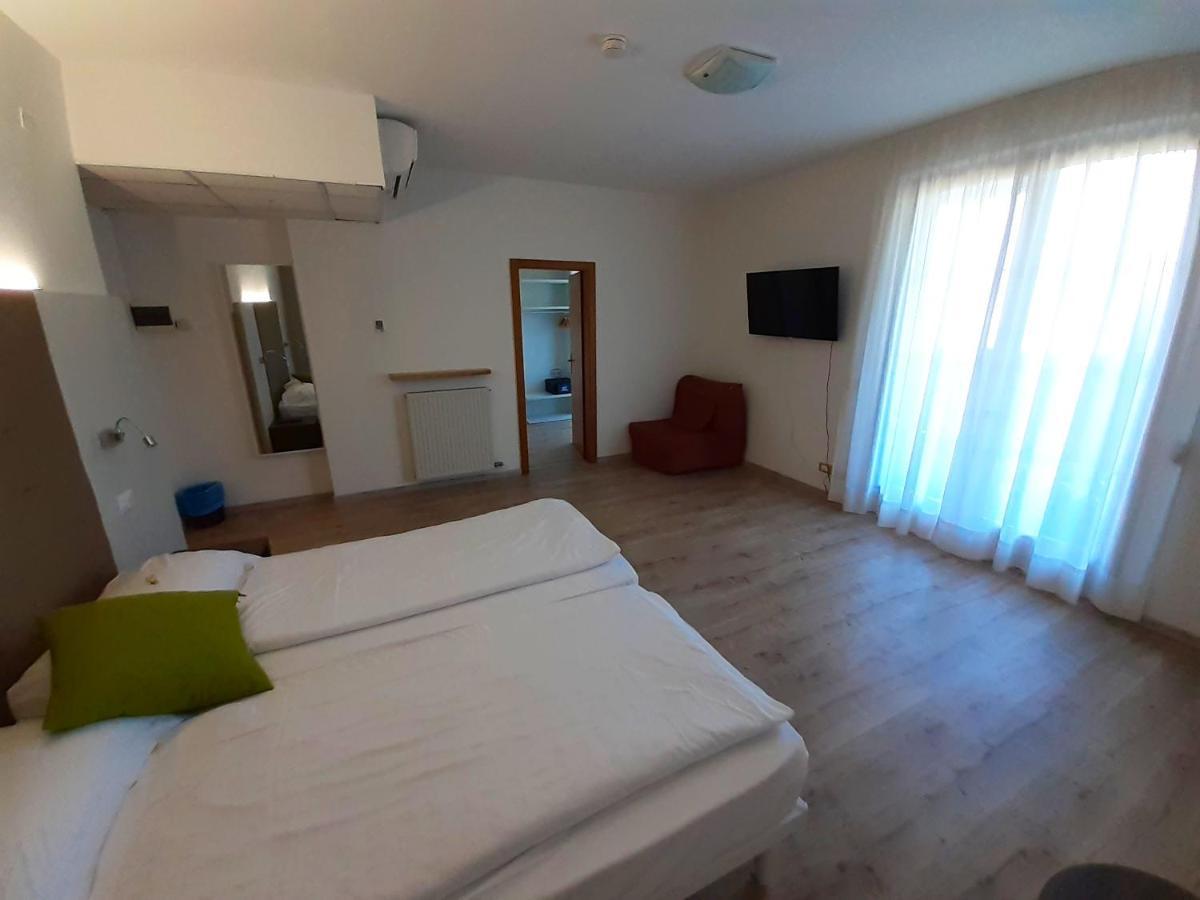 Park Hotel Val Di Monte ***S 말세진느 외부 사진